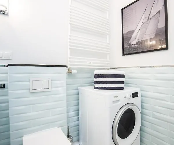 Harmony - Sailor Apartment Puck